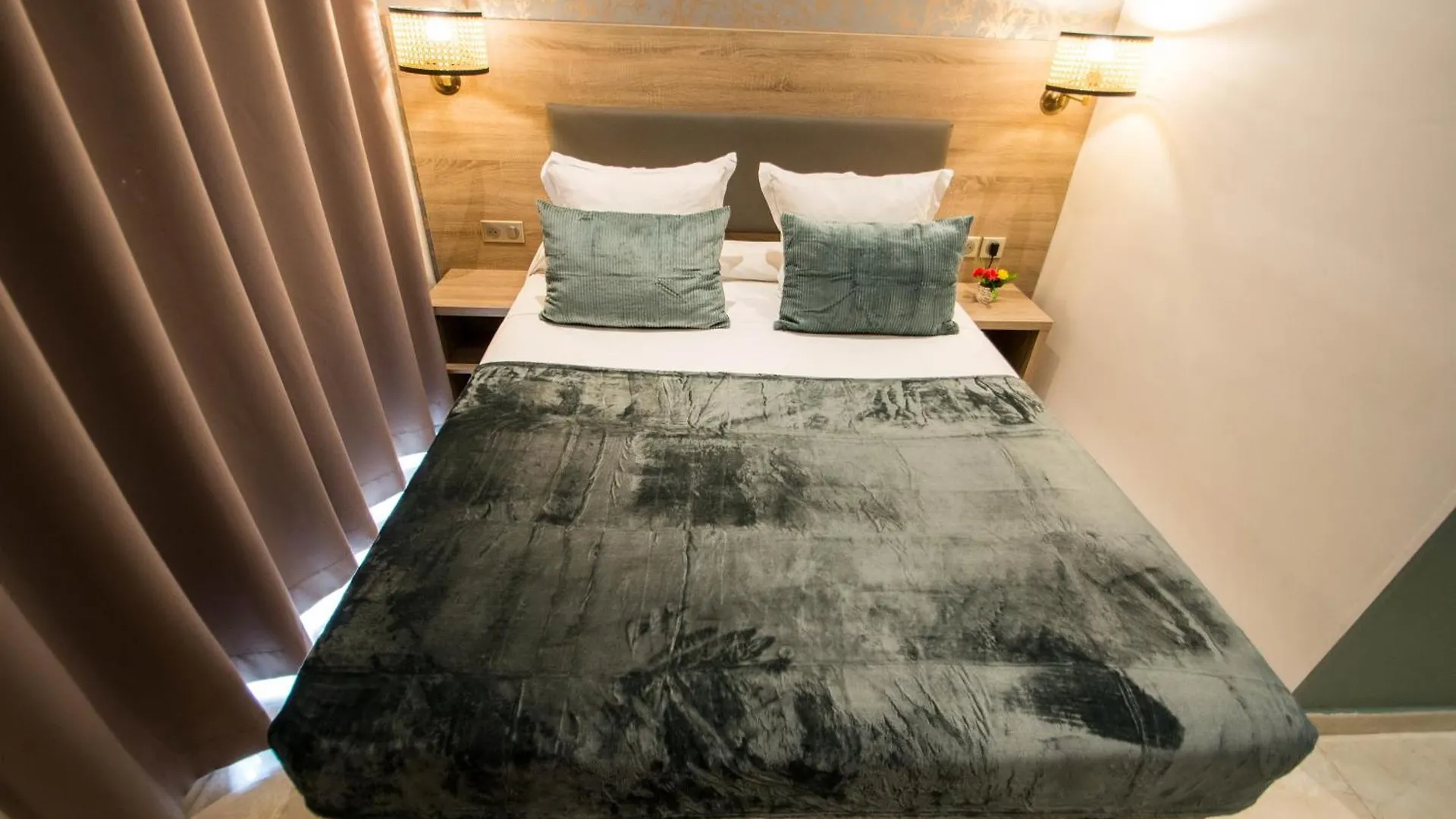 Hotel Hôtel Parisien Nice